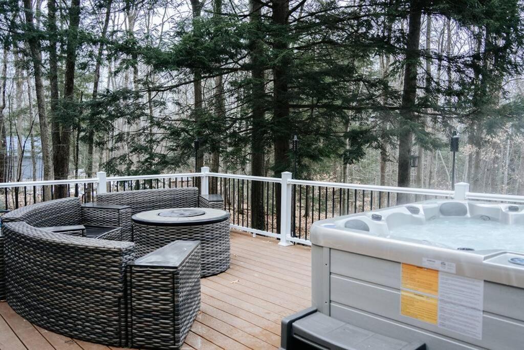 Villa New! Cozy & Modern A-Frame In The Woods W/Hot Tub Tamworth Esterno foto