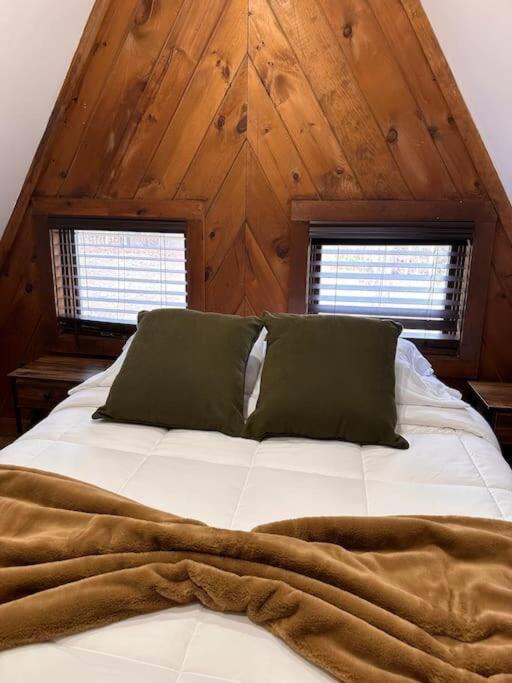 Villa New! Cozy & Modern A-Frame In The Woods W/Hot Tub Tamworth Esterno foto