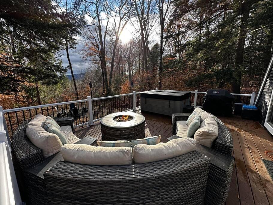 Villa New! Cozy & Modern A-Frame In The Woods W/Hot Tub Tamworth Esterno foto