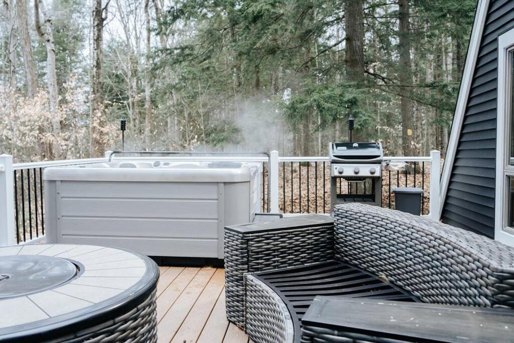Villa New! Cozy & Modern A-Frame In The Woods W/Hot Tub Tamworth Esterno foto