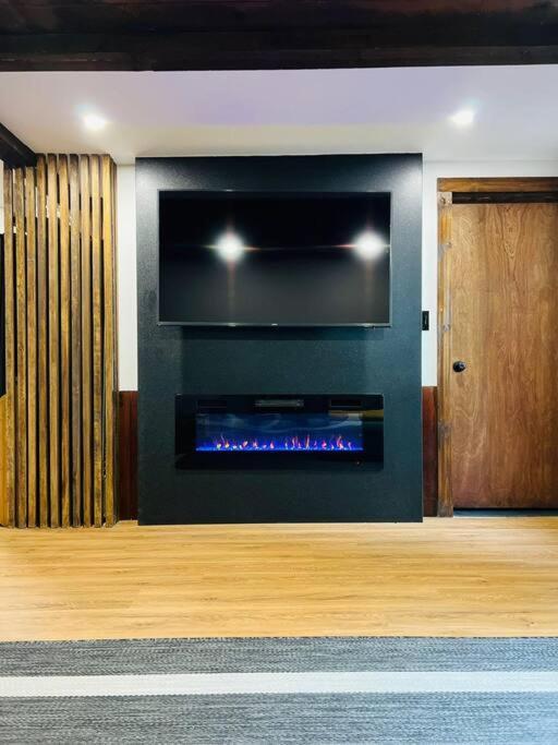 Villa New! Cozy & Modern A-Frame In The Woods W/Hot Tub Tamworth Esterno foto